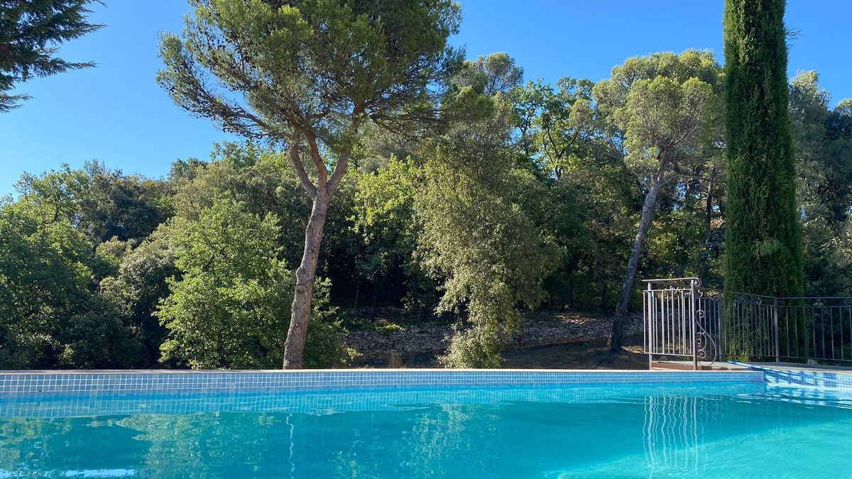 Bagnols-sur-Ceze Villa | In Provence, large villa with swimming pool, 3400 m2 garden, 30 mn from Avignon