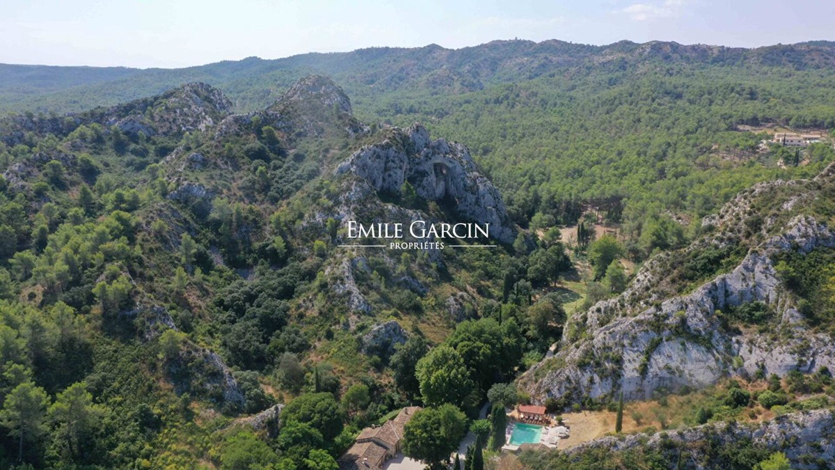 St.-Remy-de-Provence House | In Saint-Remy, Stone house, 8 bedrooms, heated pool, tennis court & caretaker
