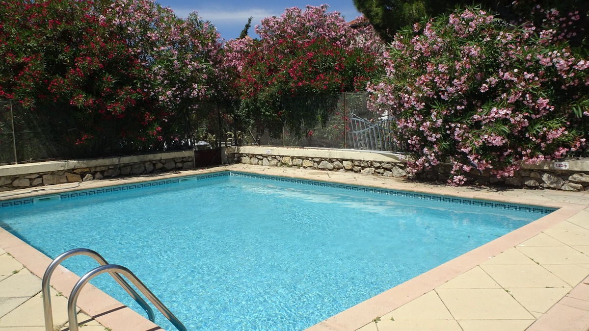 Gruissan Apartment | In the Bird Paradise, an Oasis of Silence, the Best Rest for You!