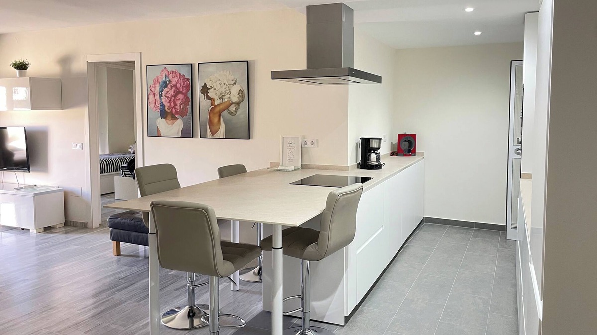 Fuengirola City Centre Apartment | IN THE CENTER OF FUENGIROLA WITH LARGE TERRACE WITH FREE CAR PARKING