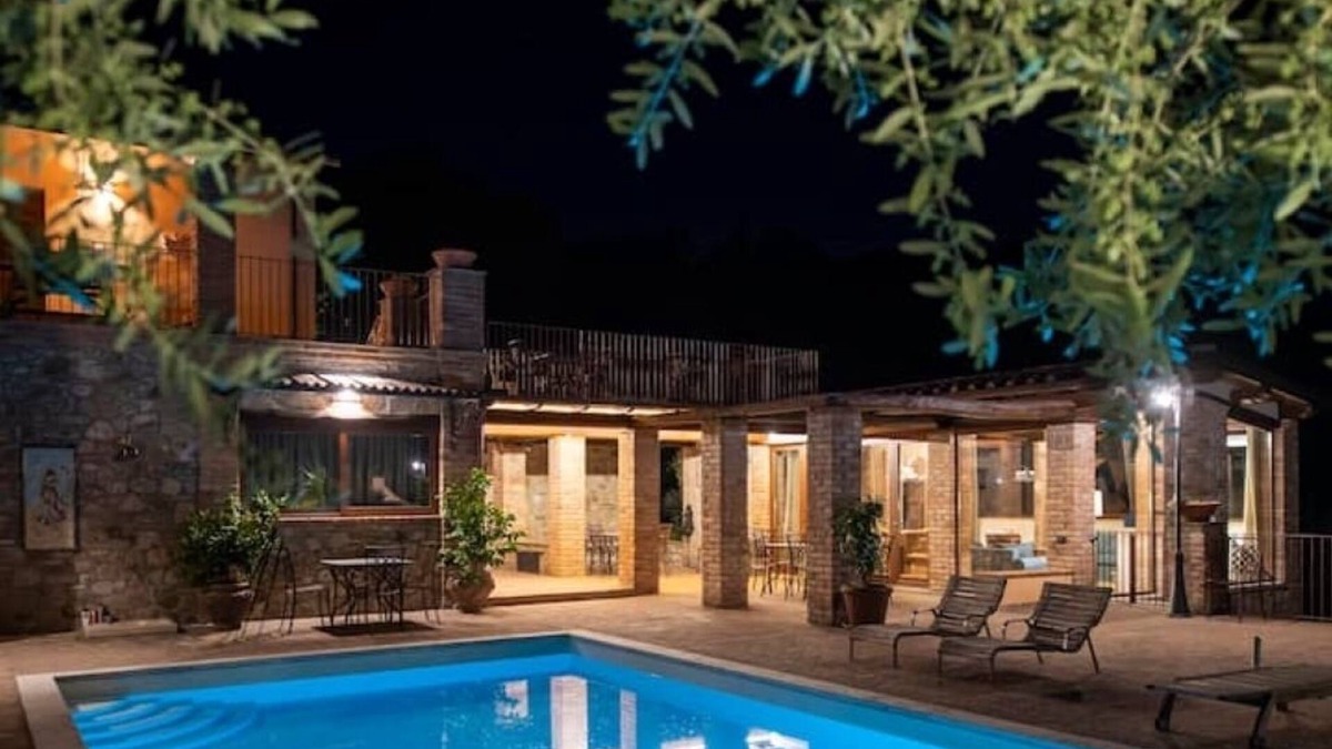 Corbara Apartment | In the charming Umbrian countryside near Orvieto, villa with pool and waterfall.