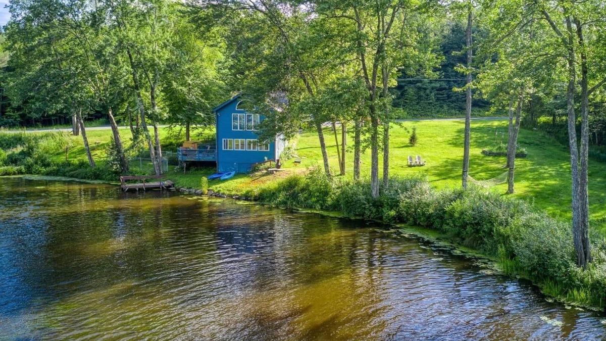 Swan Lake House | In the cloud ~your cozy lake house