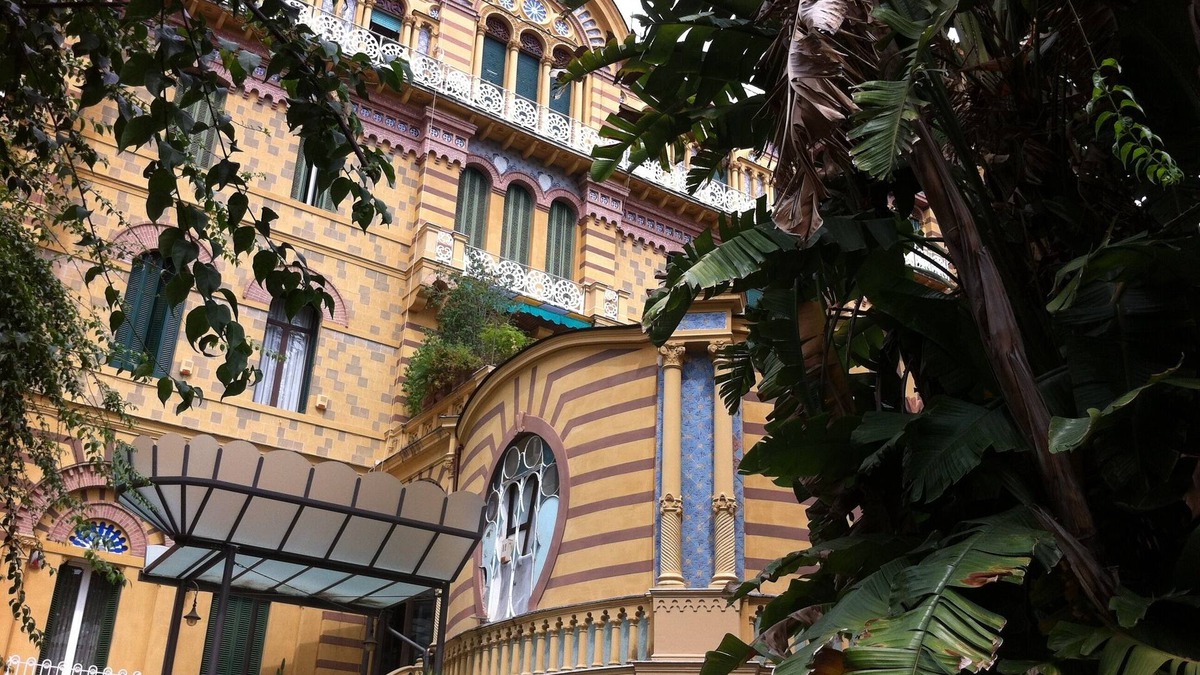 Vomero Apartment | In the drawing room of Naples
