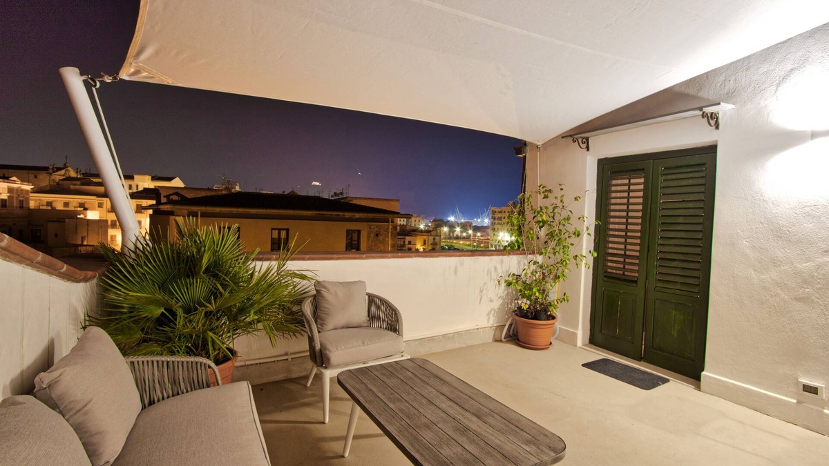 Castellammare Vucciria House | in the earth of old town