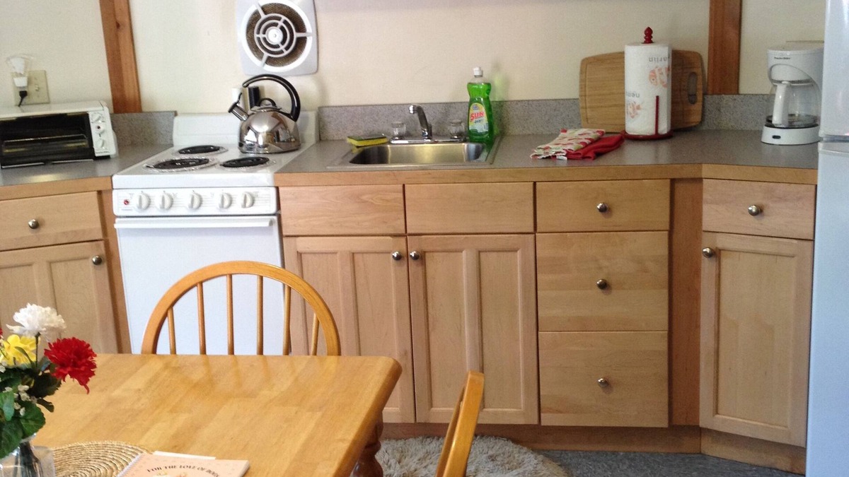 Bar Harbor Apartment | In the heart of ACADIA NATIONAL PARK. 1 mi. from Eagle Lake KIDS & PETS WELCOME!