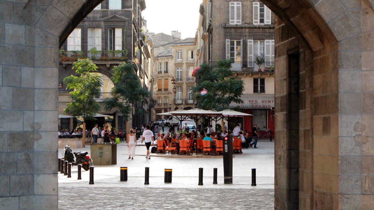 Grand Parc-Paul Doumer Apartment | In the heart of Chartrons - 2 PARKING PARKS and LIFTS.