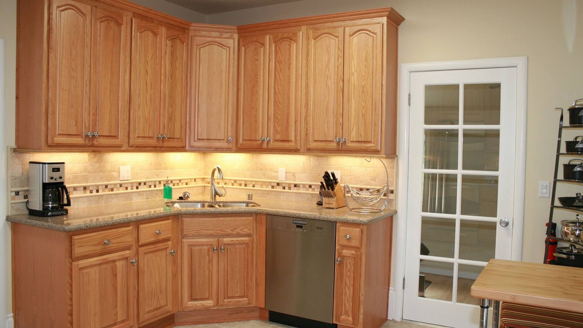 Elmwood House | In the Heart of Elmwood-Location is Everything! Discount for stays of 3-4 months
