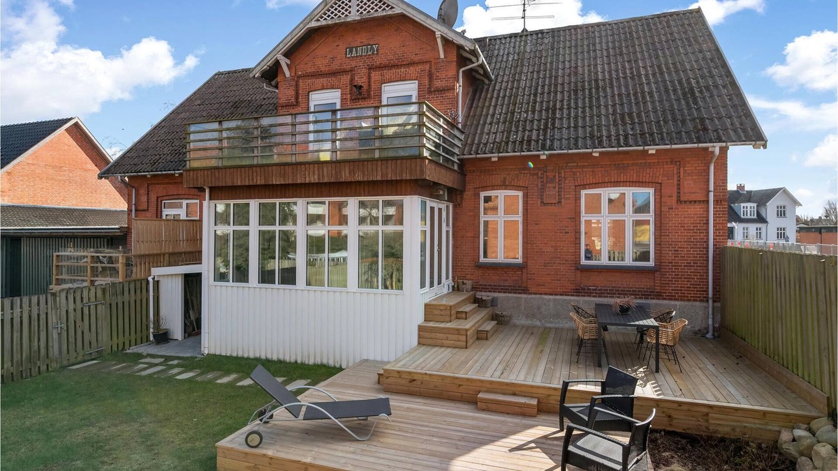 Hillerød Kommune Apartment | In the heart of Hillerød welcomes you this comfortable vacation home with beautiful garden.