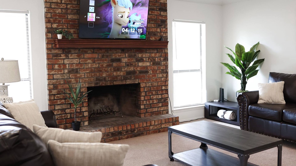Hobbs House | In the Heart of Hobbs!