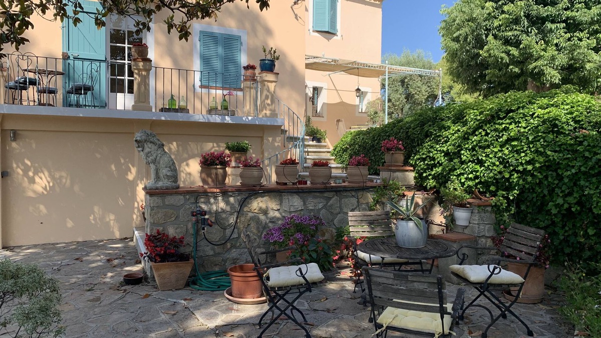 Le Castellet Villa | In the heart of the Bandol vineyards charming sunny villa Provencal