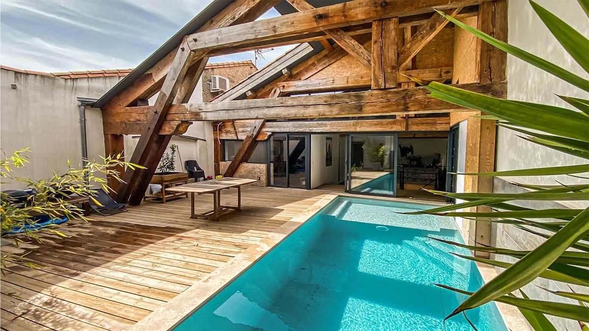 Capestang House | In the heart of the village of Capestang, this spacious and comfortable vacation home welcomes you w