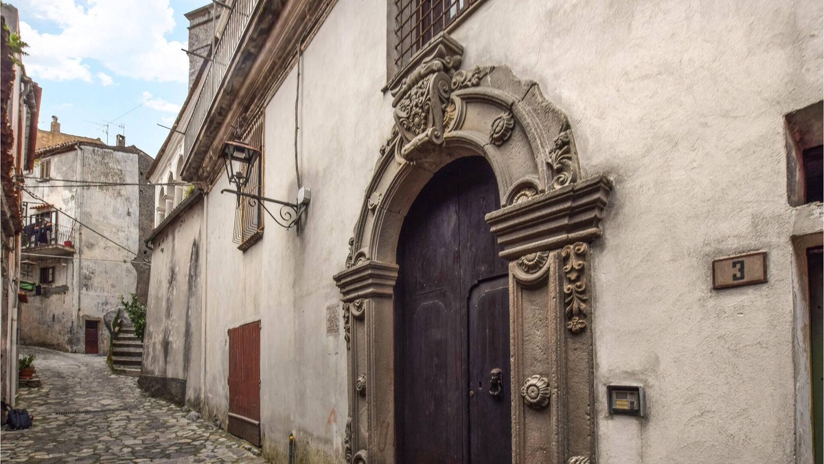 Aieta Apartment | In the historic heart of Aieta welcomes you this beautiful apartment.