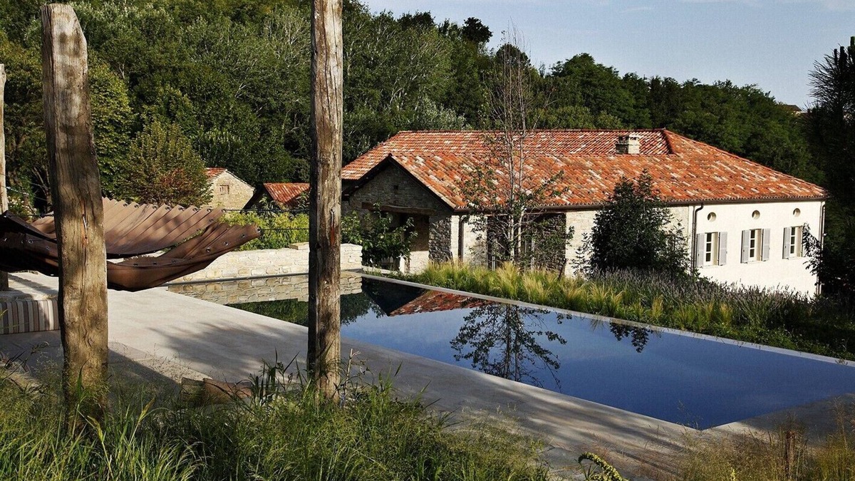 Roccaverano House | In the Langhe, superb luxurious designed new houses with floor cooling.