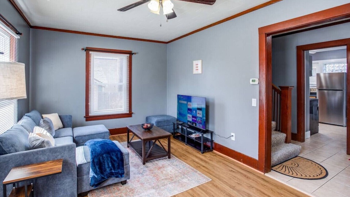 South Wedge House | In-Unit Laundry, Parking, 1GB WiFi, & Patio Deck