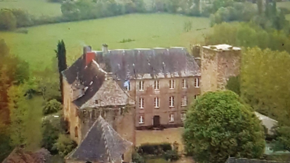 Strenquels House | IN VERY NICE VILLAGE