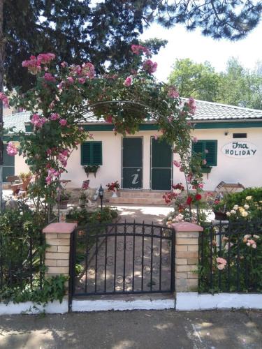 Jupiter House | Ina Holiday