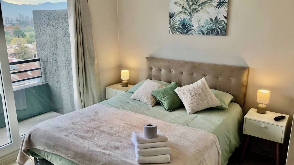 Quinta Normal Apartment | Incredible Apartment in Santiago with Swimming Pool! Ideal for Families - Yungay 1