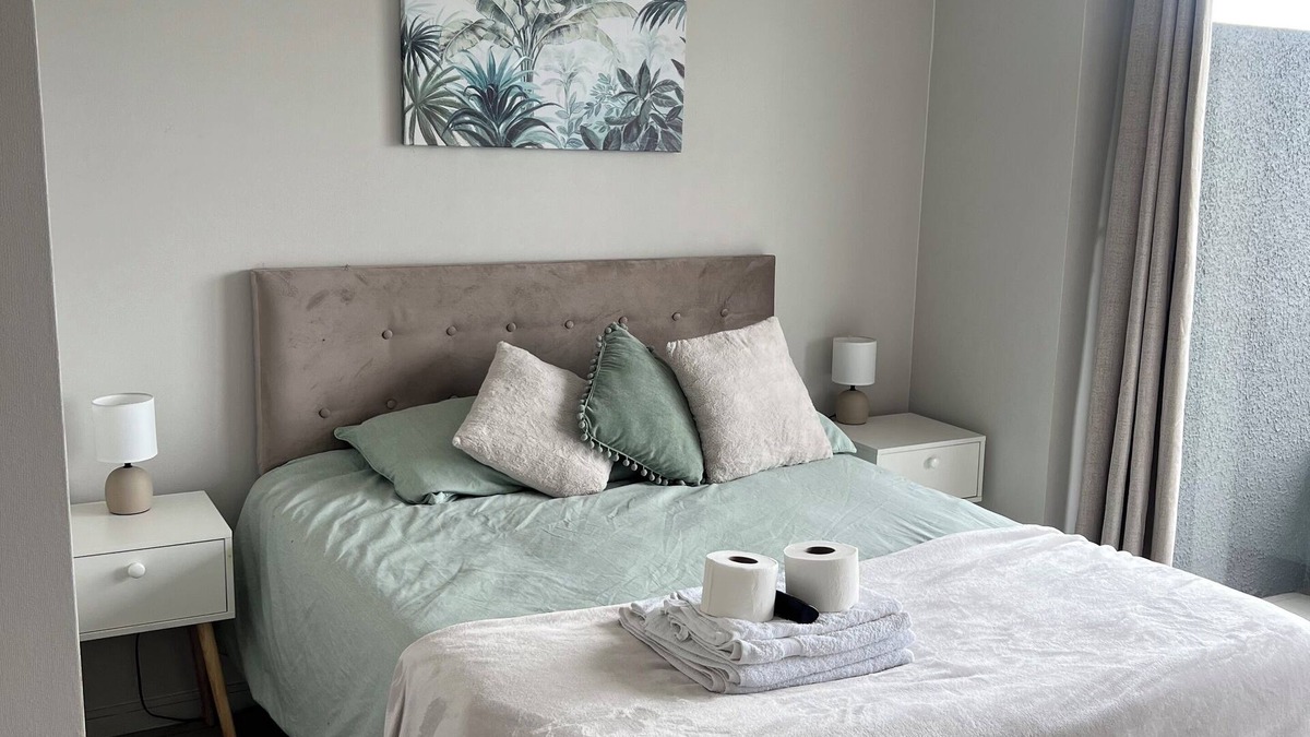 Quinta Normal Apartment | Incredible Apartment in Santiago with Swimming Pool! Ideal for Couples - Yungay 3