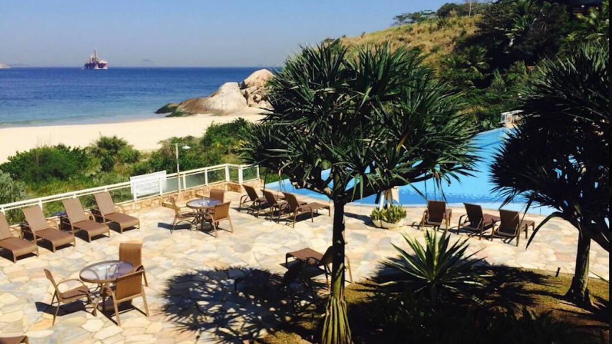 Camboinhas Apartment | INCREDIBLE BEACH FRONT WITH PRIVATE BEACH ACCESS INFINITY POOL BEST AROUND RIO