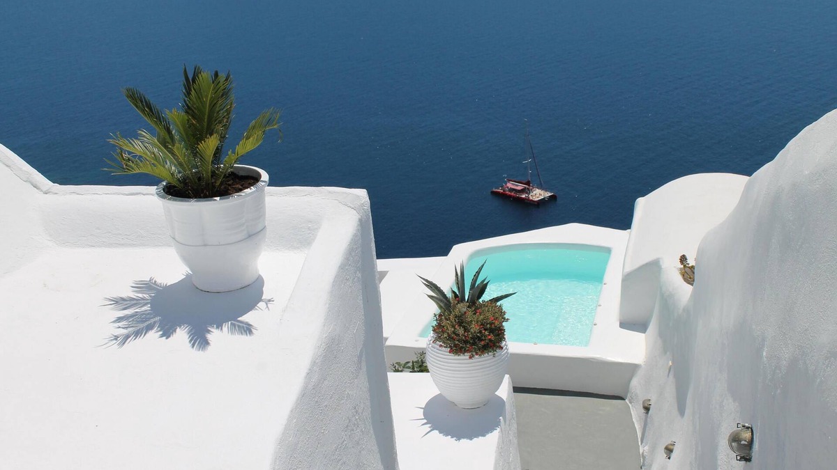 Oia House | Incredible caldera views! Full sunset, private, spacious - in the heart of Oia