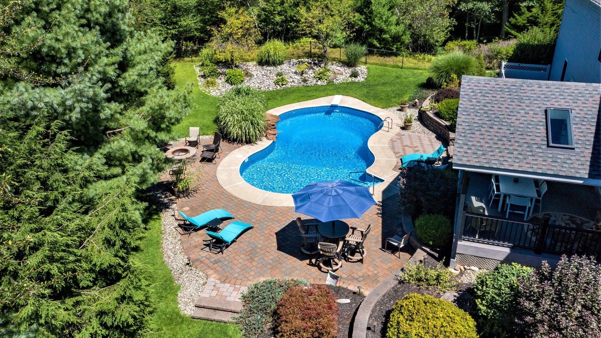 Pocono Pines House | Incredible House in the Heart of the Poconos. Private Heated Pool & Hot Tub