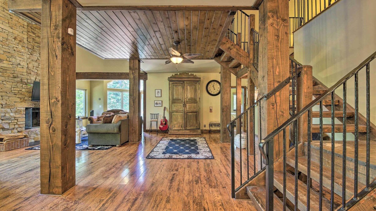 Lake Arrowhead Cottage | Incredible Lake Arrowhead Home w/Views & Decks!