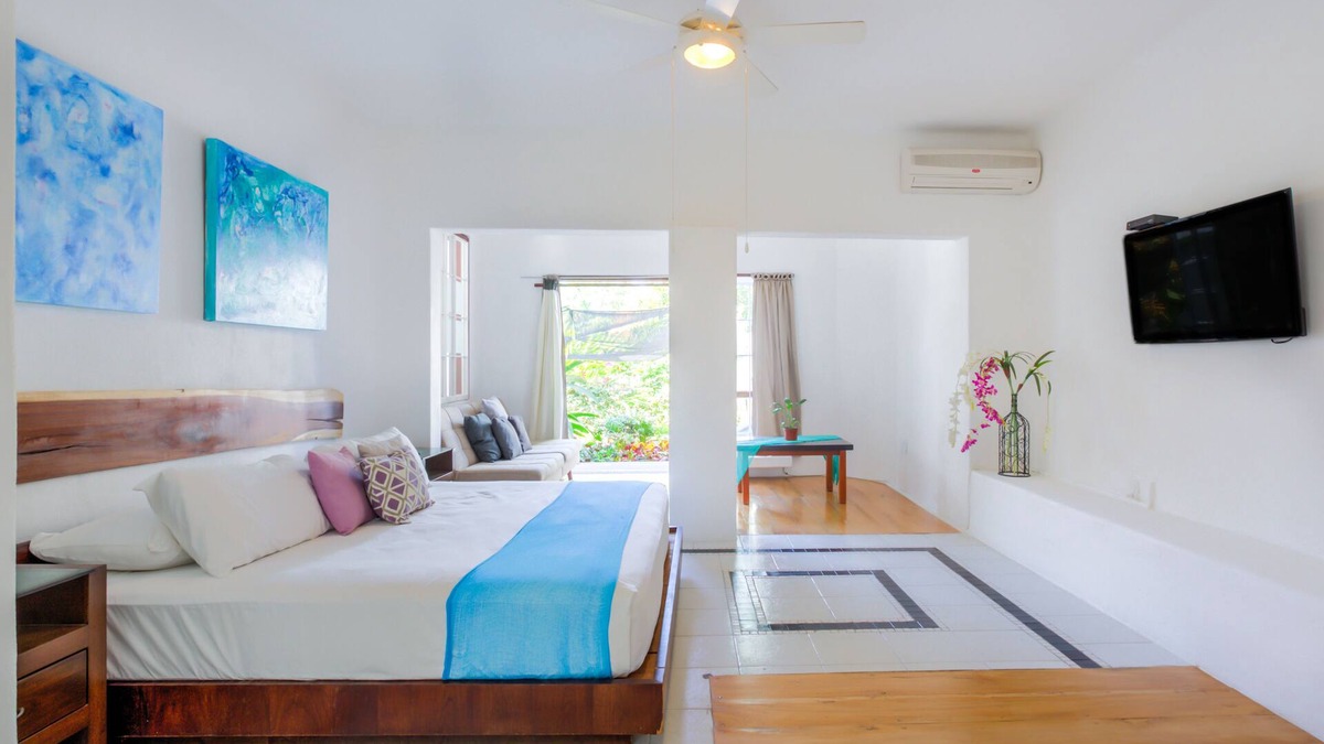 Area Militar de Vallarta Villa | Incredible Master Suite With Large Terrace by the Golf Course