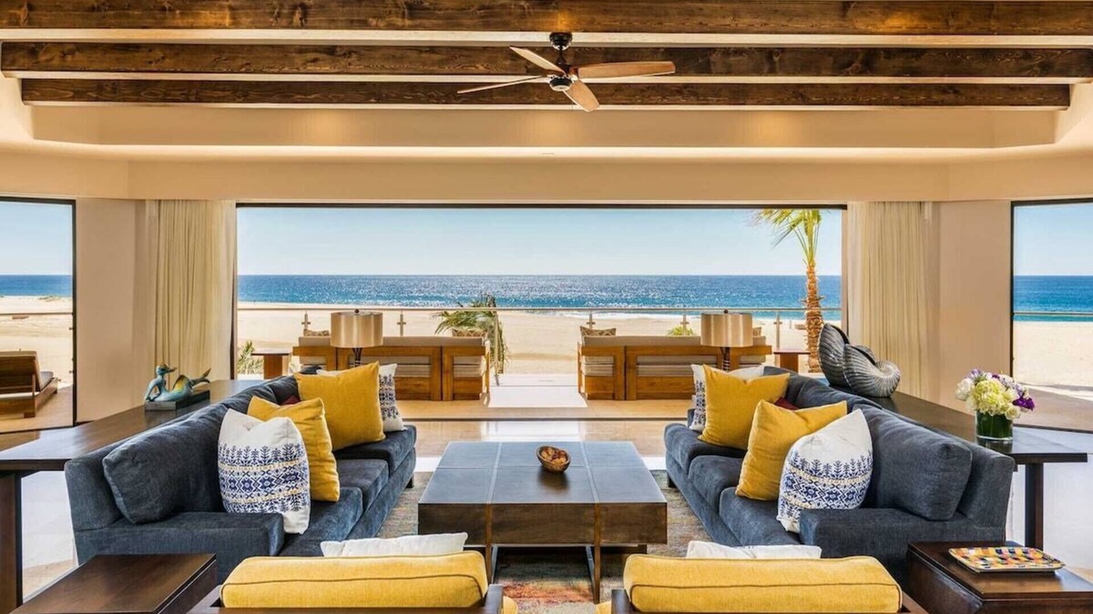 Los Cangrejos II y III Condo | Incredible Oceanfront Penthouse at Ocean Club Residences - Four Bed, Five Bath
