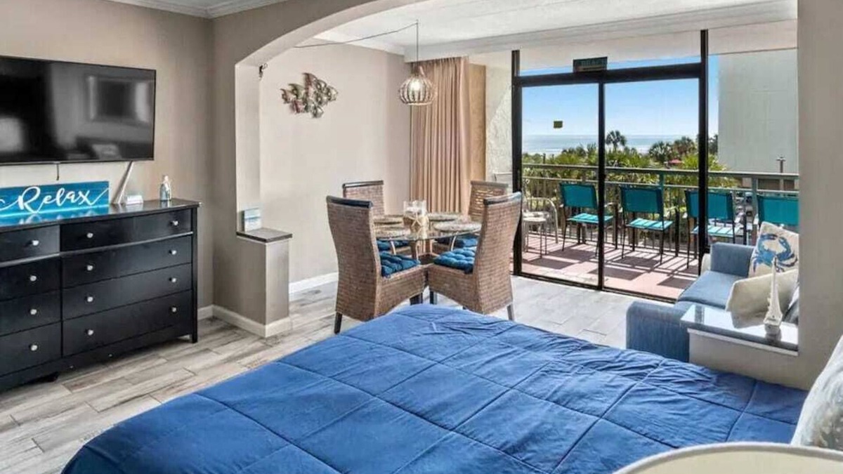 Myrtle Beach Condo | Incredible Poolside Suite@Caravelle!