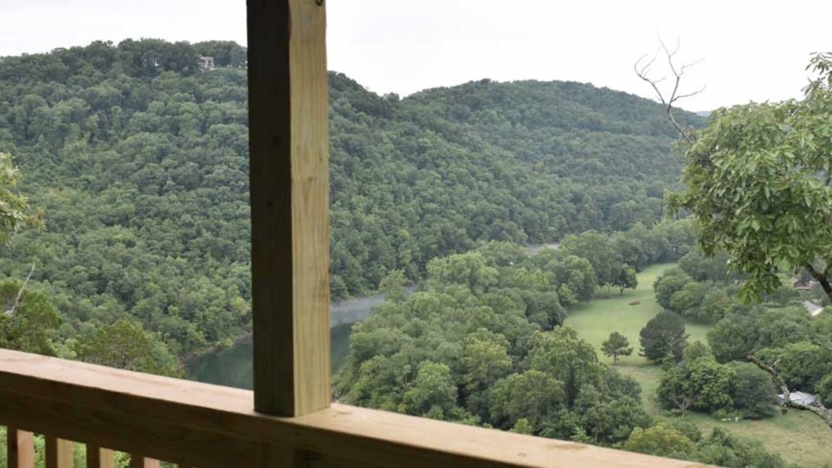 Eureka Springs Resort | Incredible Porch Views Located between Beaver Lake & Eureka Springs -Suite 111