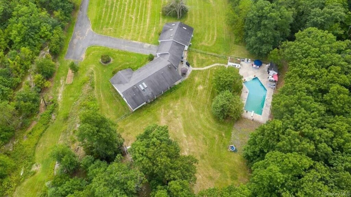 Chester Villa | Incredible Ranch in the Woods - Peace and Luxury!