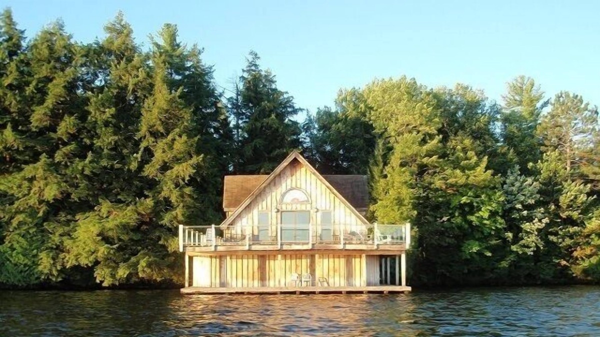 Torrance Cottage | Incredible sunrises and sunsets relaxing above the water of Bala Bay