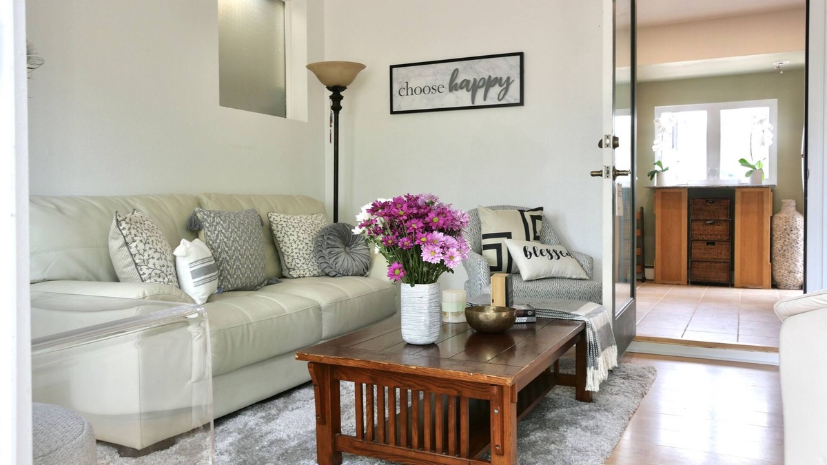 Longmont Cottage | Incredible Views Lake & Mountains- relax, work & play!