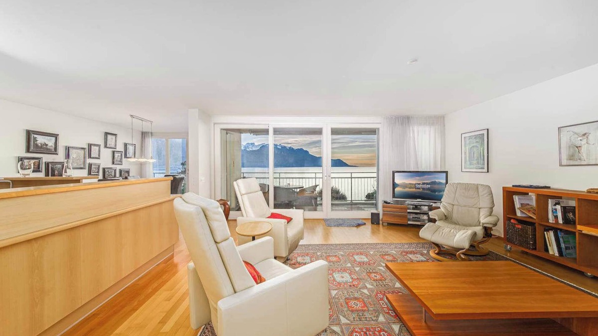 Montreux City Centre Apartment | Incredible views of Montreux Lake 2BD Appartment