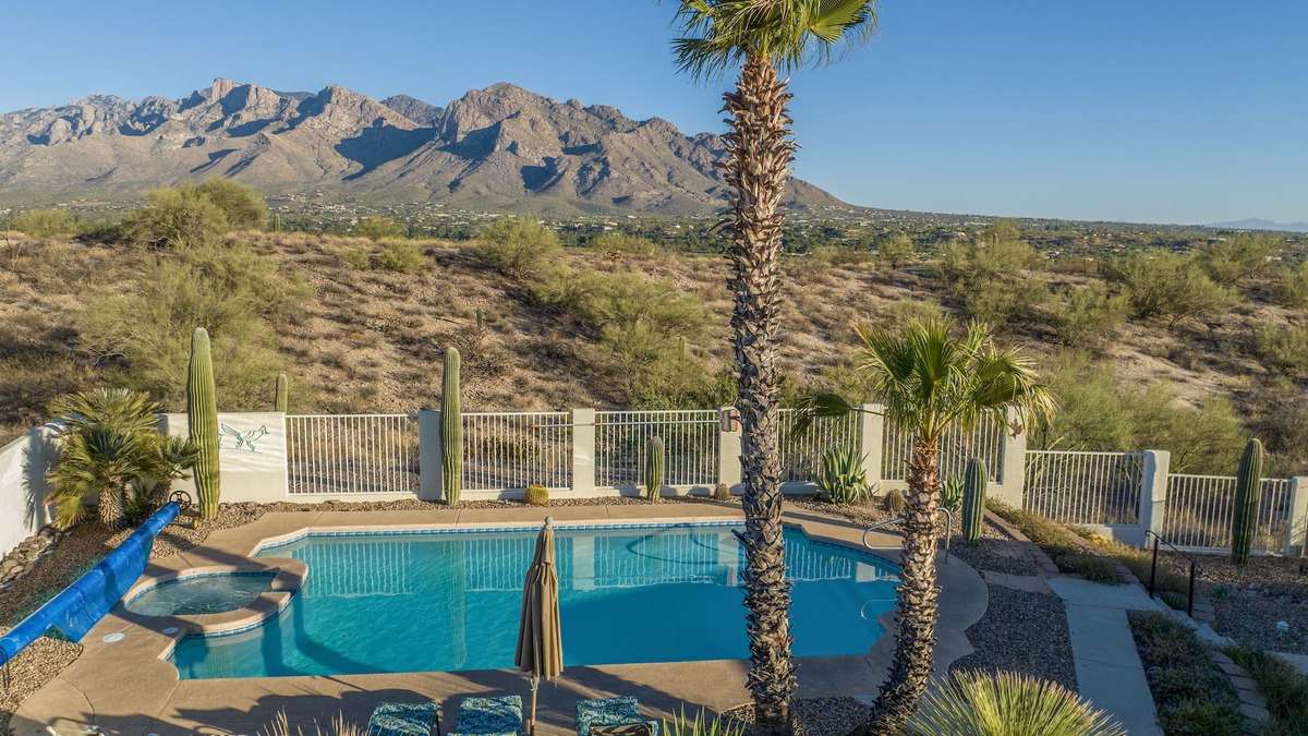 Rancho Feliz House | Incredible VIEWS, pool, spa, ping pong table, by GOLF course, bike and walk path