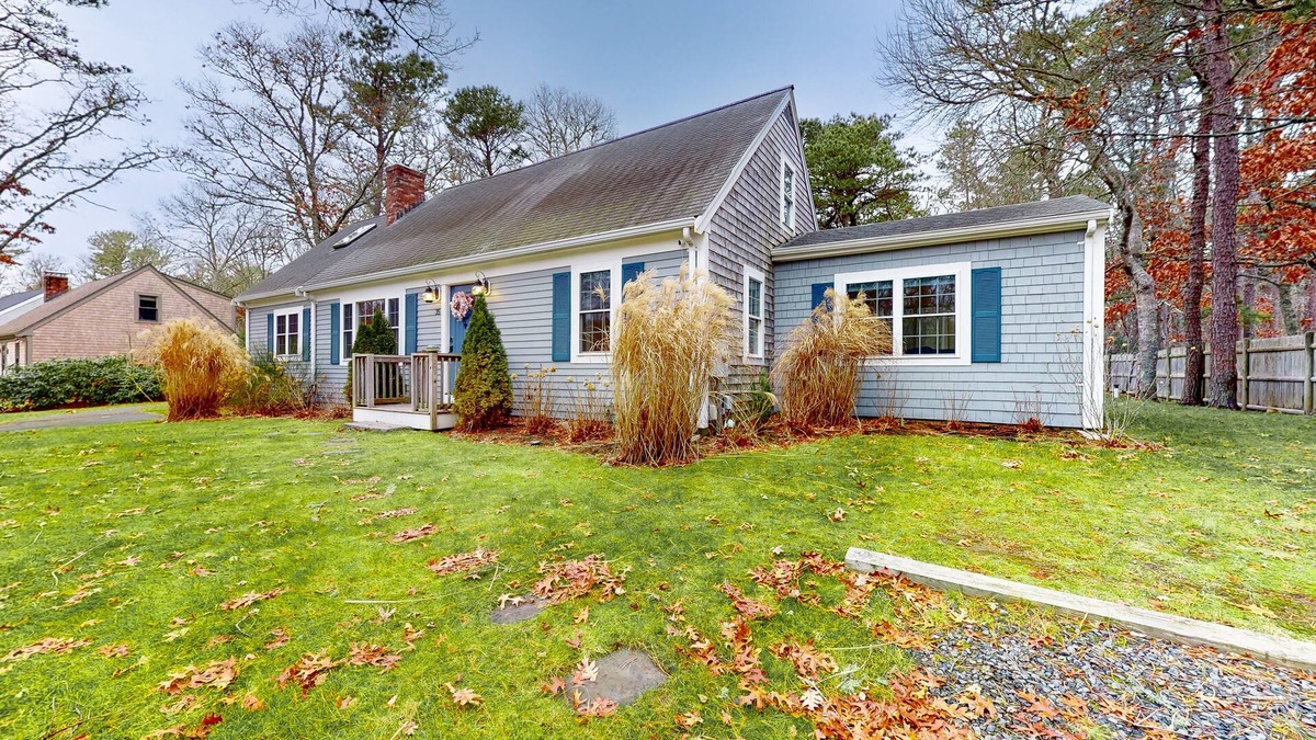 New Seabury House | Incredibly spacious home with games, bikes, kayaks, firepit & amazing yard