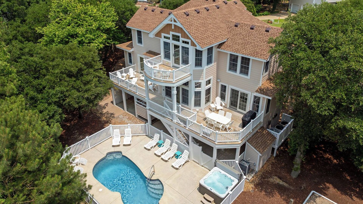 Corolla House | INDARUF: Pool and Hot Tub | Golf Discounts