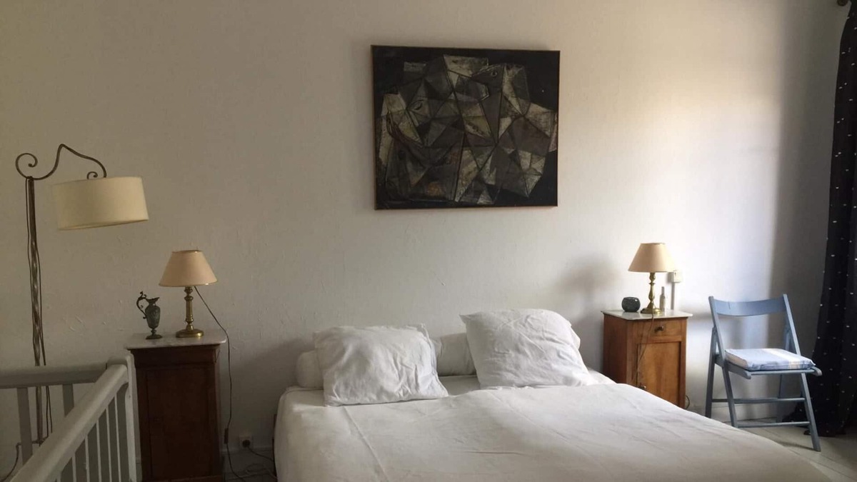 Saint-Genis Apartment | Independent apartment in an old house