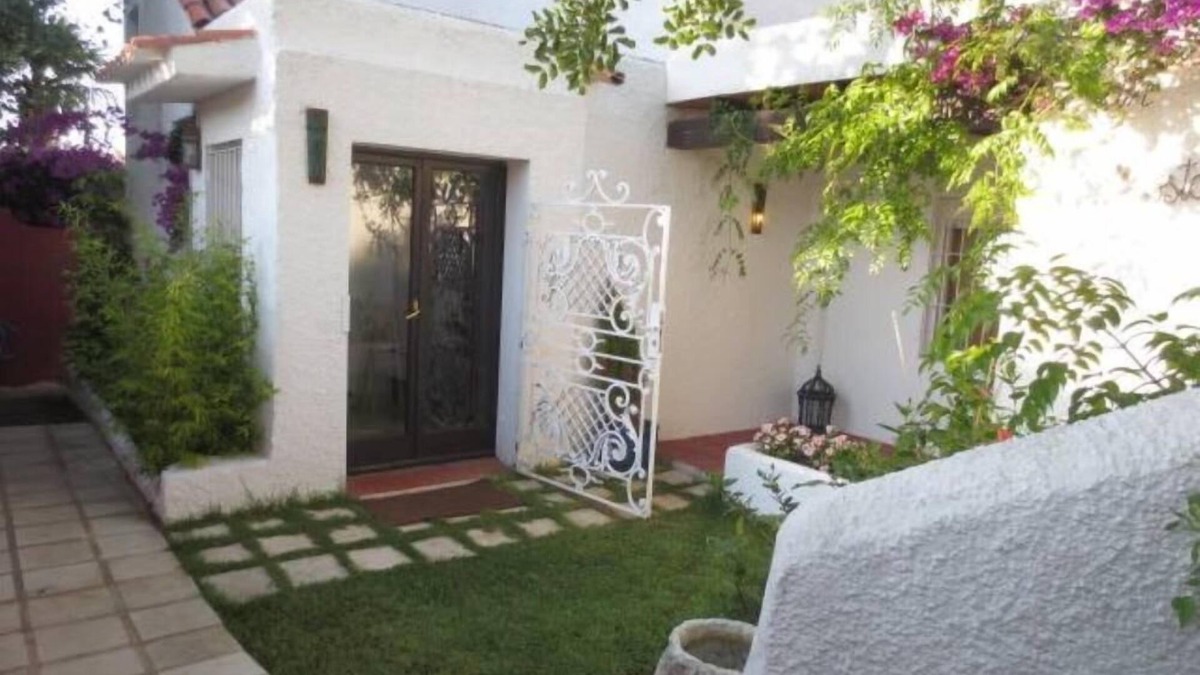 Siesta Cottage | Independent house with garden