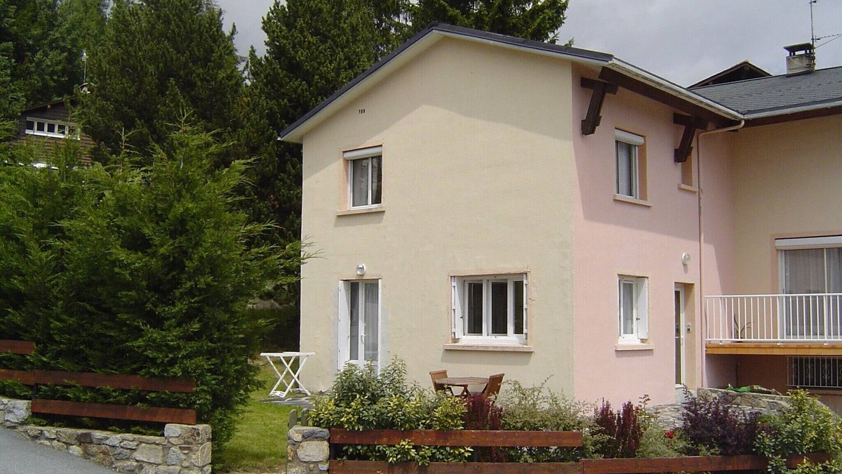 Font-Romeu-Odeillo-Via Apartment | Independent single storey studio in Villa.