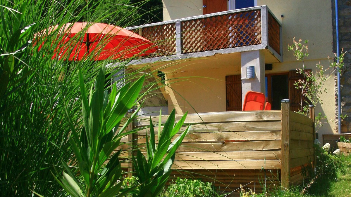 Largentiere Apartment | Independent apartment in large property overlooking Largentière