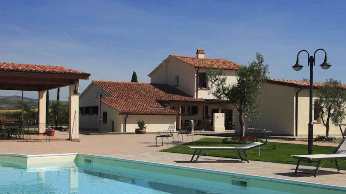 Piancastagnaio Villa | Independent farmhouse with pool ideal for groups