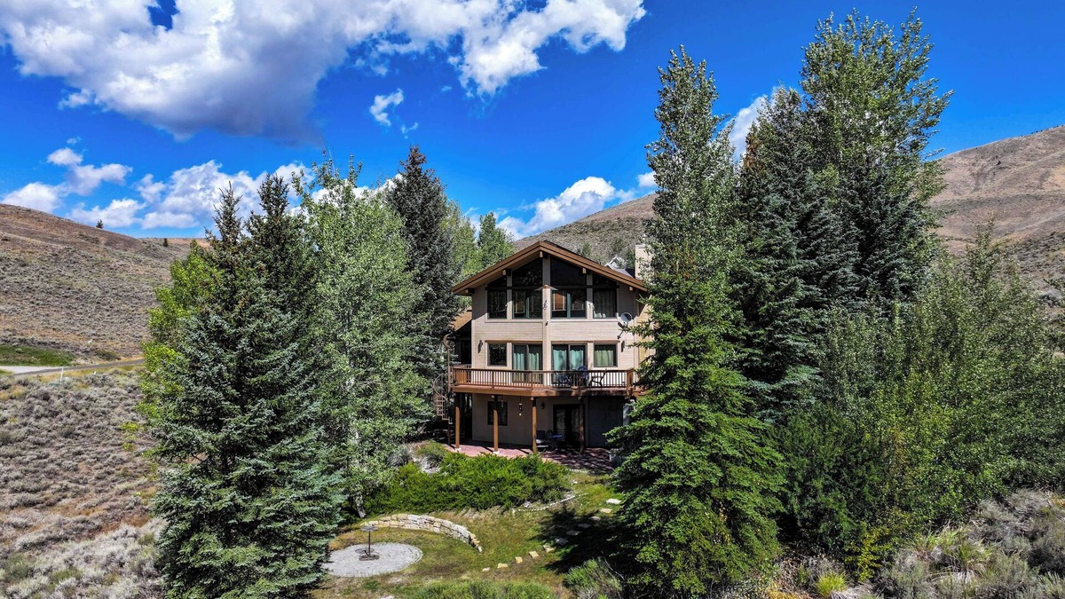 Hailey House | Indian Creek Hideaway: Private, Scenic, and Serene Retreat