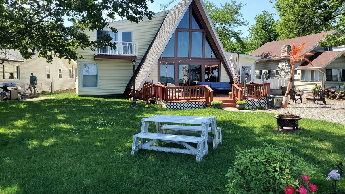Lakeview House | Indian Lake - Spacious Lakefront Family Getaway.
