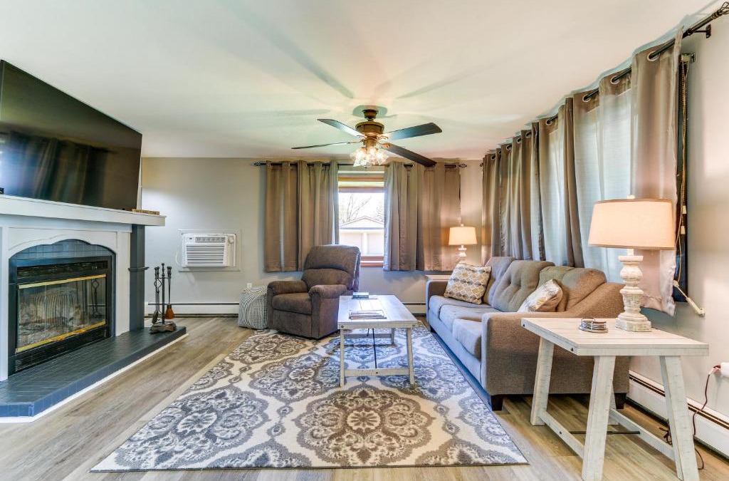 Lakeview House | Indian Lake Vacation Rental with Fire Pit and Sauna