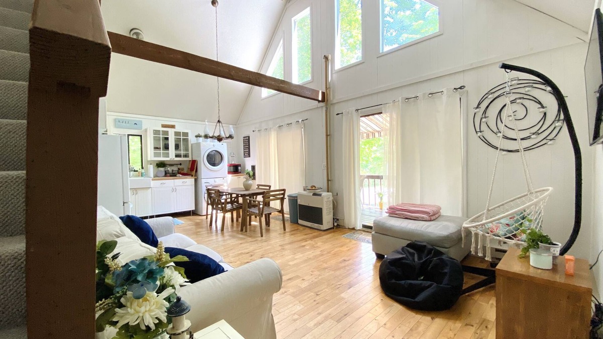 Greentown House | Indian Rocks Chalet on lake Wallenpaupack