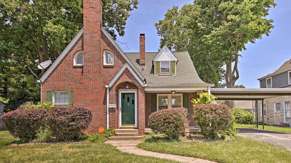 Speedway House | Indianapolis Vacation Rental - Walk to the IMS!