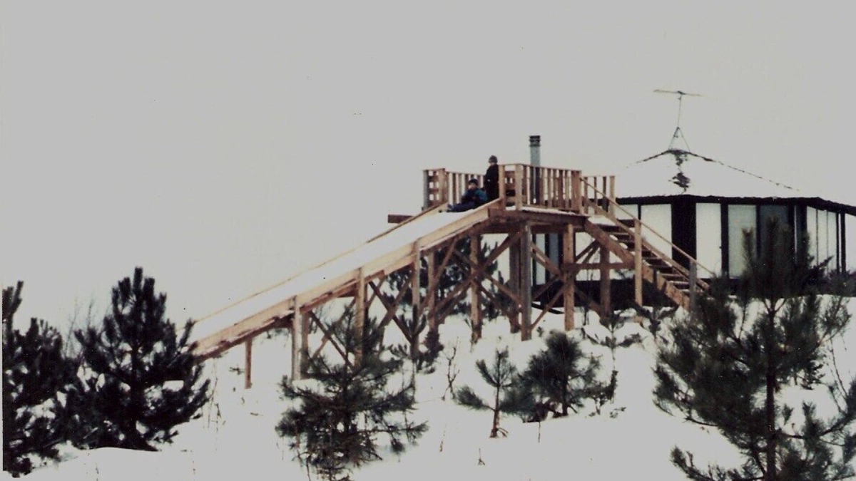 Wakefield Ski Chalet | Indianhead Village/Blackjack Wildernest II- lower level Unit of Wildernest I