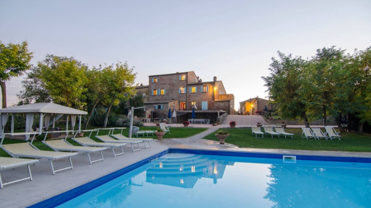 Fratticciola Villa | Indipendent Residence for 24 guests composed of 7 apartaments. Pool