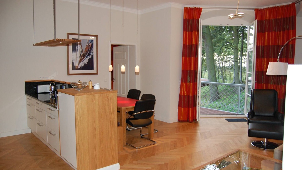 Hohen Niendorf Apartment | Individual, high quality furnished apartment for vacation fun with style.